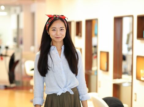 おしゃれな女性スタッフ