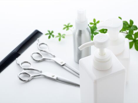 シャンプーやハサミ